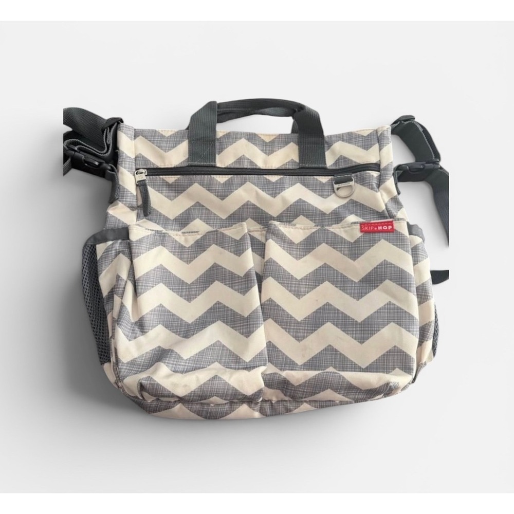 Skip Hop Duo Signature Diaper Bag Gray Chevron Messenger Stroller Tote Unisex